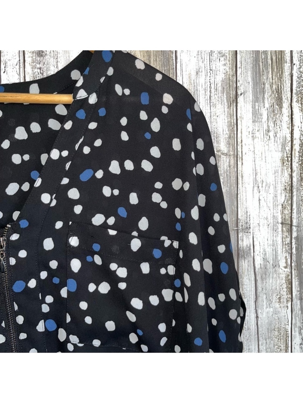 Torrid Black Blue Polka Dot Georgette Blouse Zip Front Dolman Sleeve 2X Plus - Picture 6 of 8